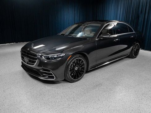 Used 2026 Mercedes-Benz S 500 4MATIC image 1