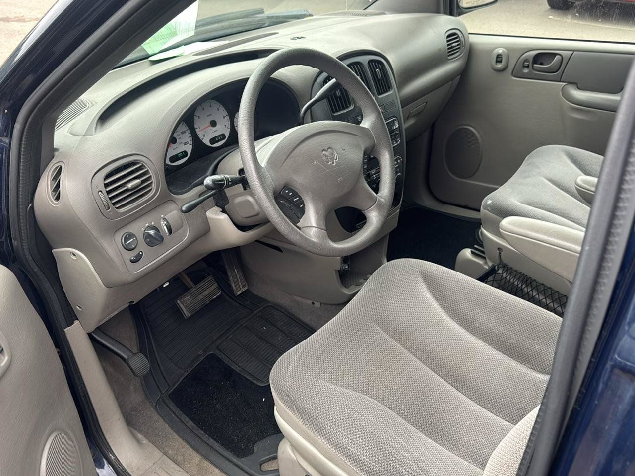 Used 2003 Dodge Grand Caravan SE FWD image 9