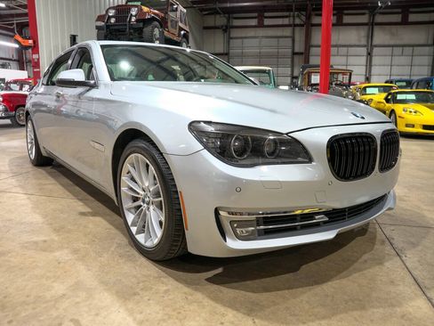 Used 2013 BMW 750Li xDrive AWD/4WD image 12