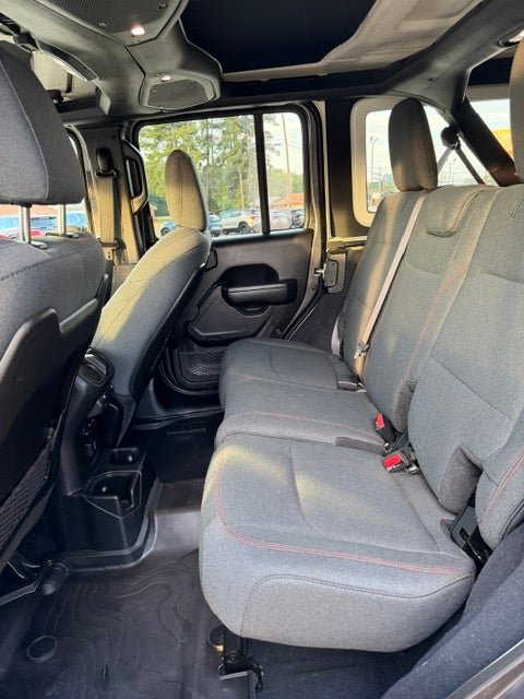Used 2024 Jeep Wrangler Unlimited Rubicon w/ Technology Group AWD/4WD image 17