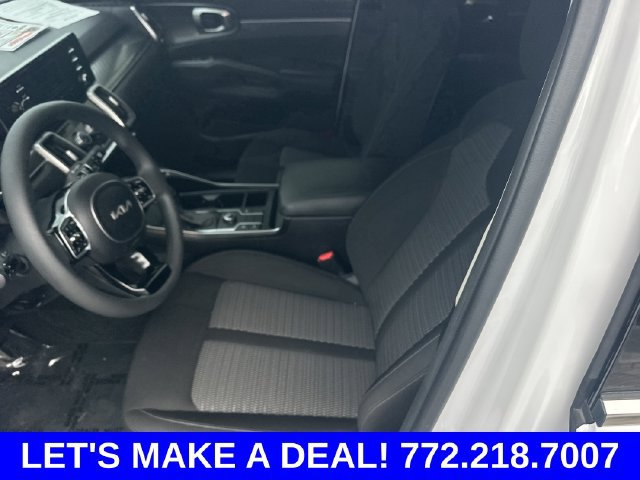 Used 2023 Kia Sorento LX FWD image 15