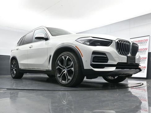 Used 2022 BMW X5 xDrive40i w/ Premium Package AWD/4WD image 18