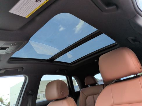 Used 2019 Audi Q3 2.0T Premium AWD/4WD image 26