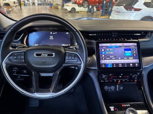 Used 2022 Jeep Grand Cherokee L Limited AWD/4WD image 14