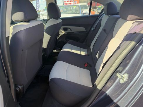 Used 2013 Chevrolet Cruze LS FWD image 12