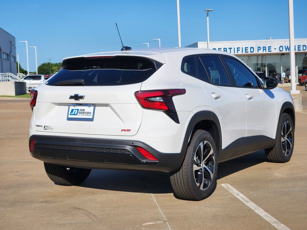 New 2026 Chevrolet Trax RS w/ Sunroof Package FWD image 3