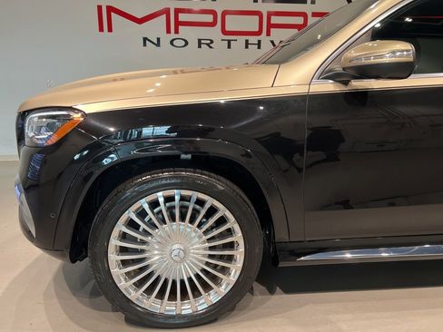 Used 2021 Mercedes-Benz Maybach GLS 600 4MATIC image 8