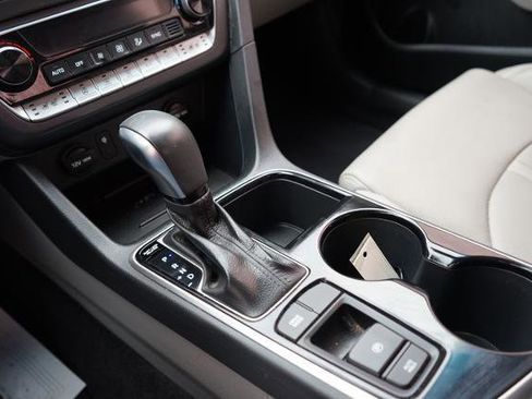 Used 2019 Hyundai Sonata Limited image 16