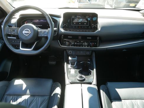 Certified 2023 Nissan Rogue Platinum w/ Platinum Premium Package AWD/4WD image 10
