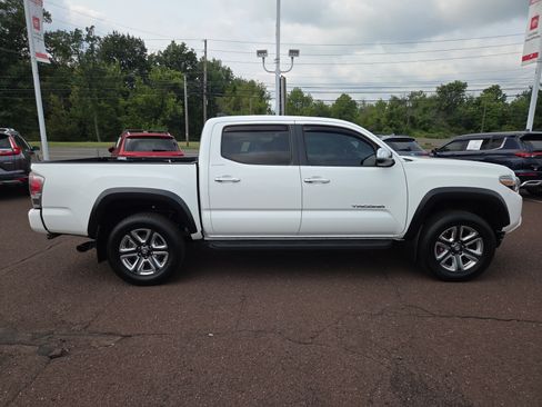 Certified 2019 Toyota Tacoma Limited AWD/4WD image 2