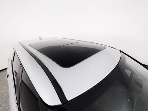 Used 2022 Mitsubishi Outlander SE image 12