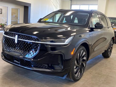 New 2026 Lincoln Nautilus Reserve w/ Jet Appearance Package image 4