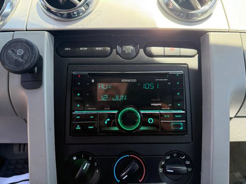 Used 2007 Ford Mustang Convertible RWD image 17