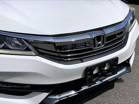 Used 2017 Honda Accord Sport image 25