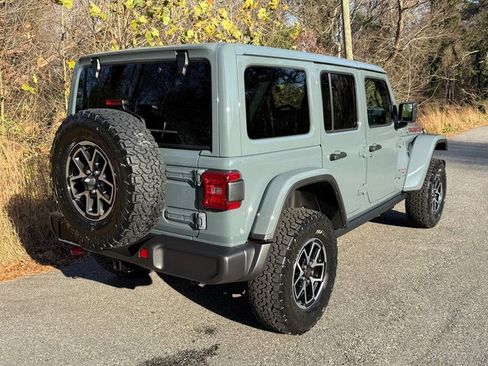New 2026 Jeep Wrangler Unlimited Rubicon AWD/4WD image 7