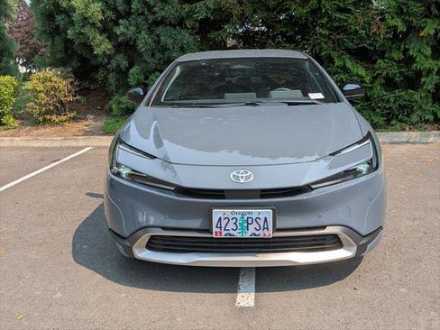 Certified 2025 Toyota Prius Plug-In Hybrid FWD image 19
