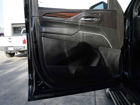 Used 2023 Cadillac Escalade ESV Premium Luxury w/ Performance Package AWD/4WD image 43