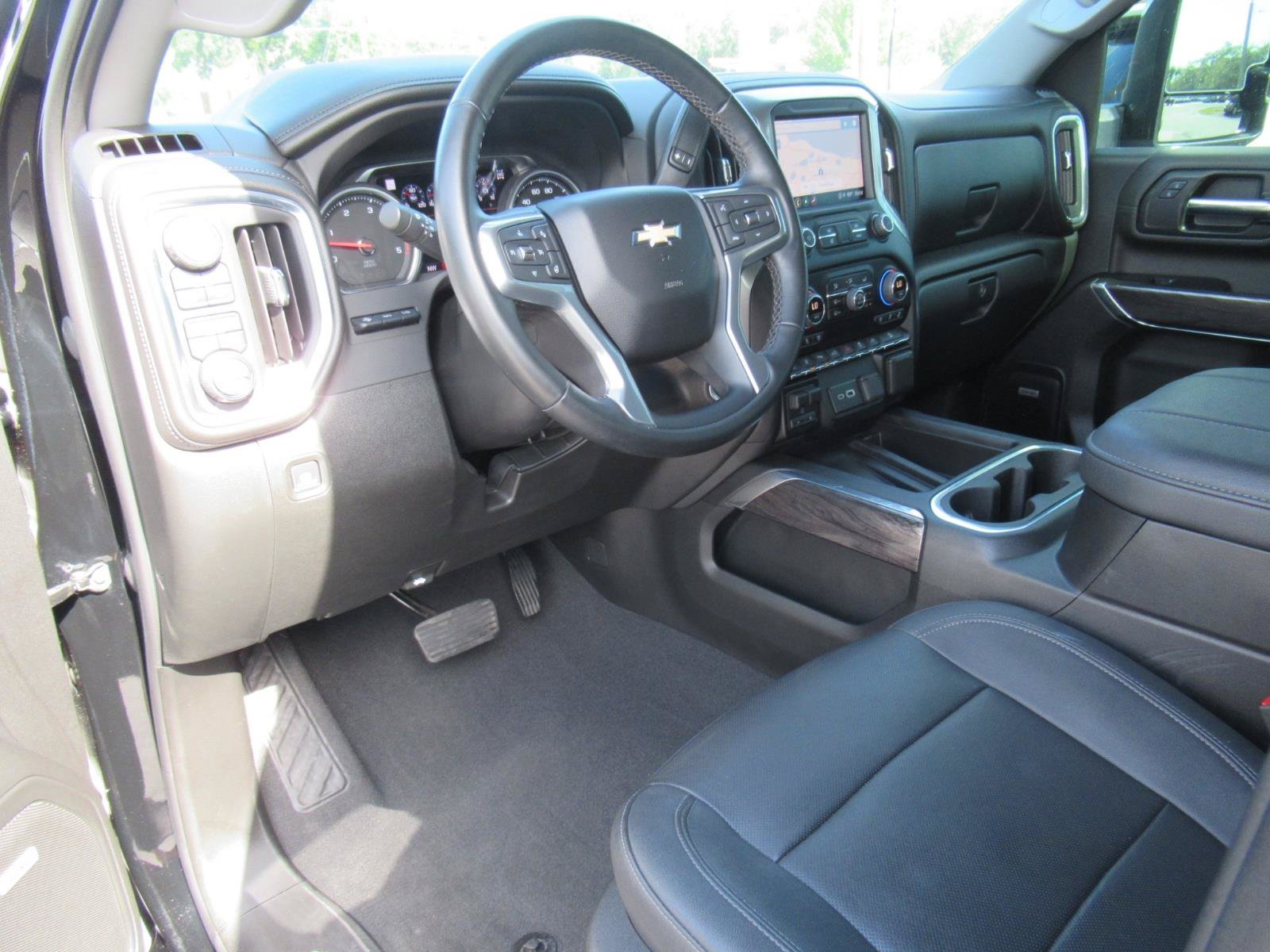 Used 2023 Chevrolet Silverado 2500 LTZ w/ LTZ Convenience Package AWD/4WD image 18