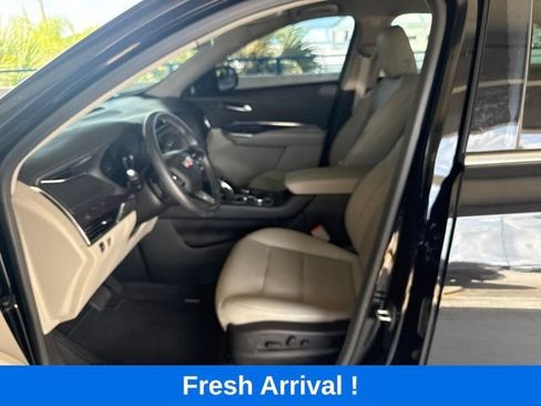 Used 2023 Cadillac XT4 Luxury FWD image 2