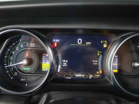 Used 2022 Jeep Wrangler Unlimited Sahara w/ Cold Weather Group image 17