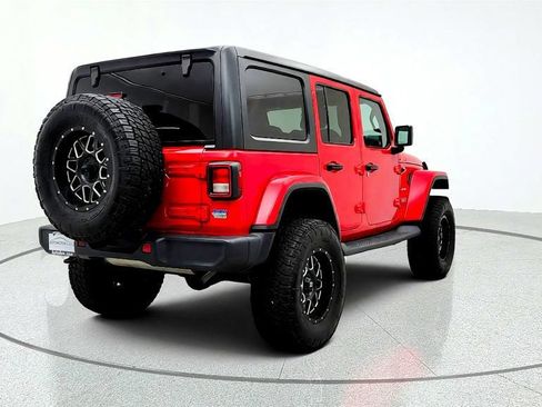 Used 2019 Jeep Wrangler Unlimited Sahara AWD/4WD image 5