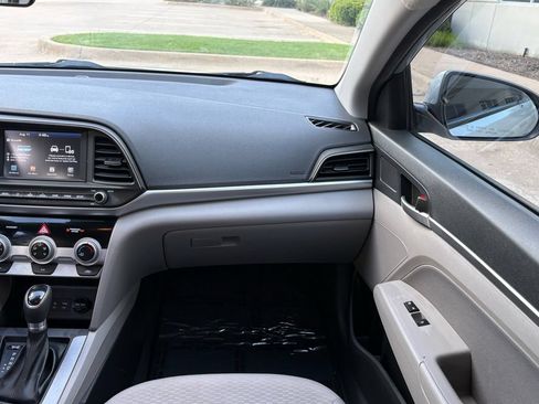 Used 2019 Hyundai Elantra SEL FWD image 14