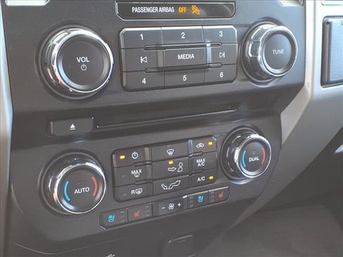 Used 2018 Ford F150 Lariat w/ Trailer Tow Package image 29