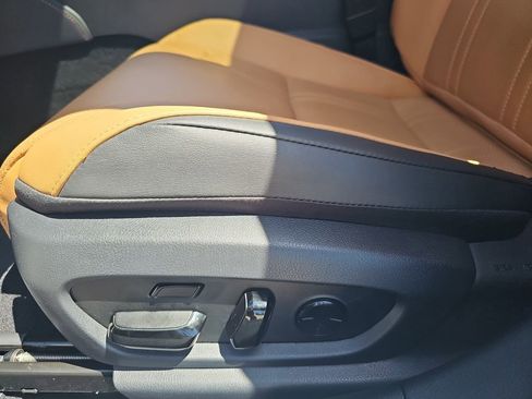 Used 2025 Lexus ES 300h w/ Accessory Package (Z1) FWD image 29