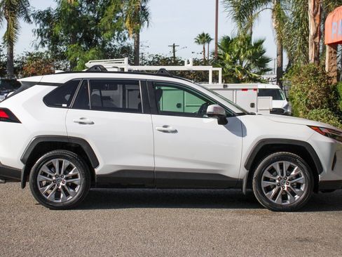 Used 2023 Toyota RAV4 XLE Premium image 11