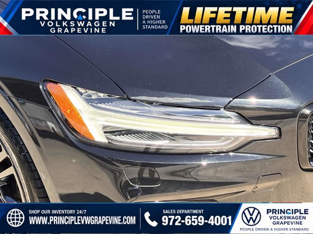 Used 2023 Volvo S60 B5 Plus w/ Climate Package FWD image 9