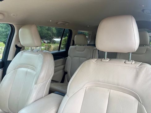 Used 2021 Jeep Grand Cherokee L Limited RWD image 12