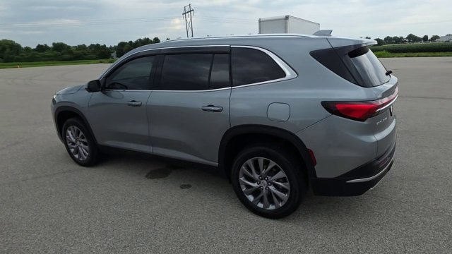 Used 2025 Buick Enclave Preferred FWD image 7