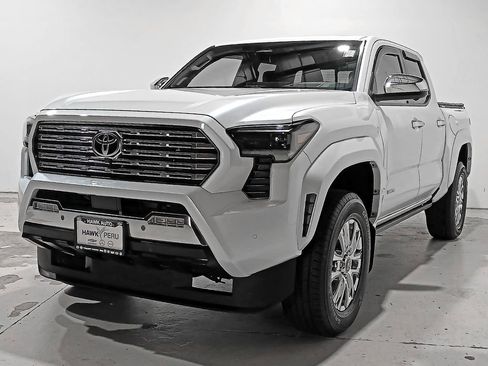 Used 2025 Toyota Tacoma Limited AWD/4WD image 3
