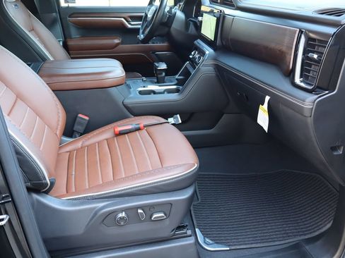 Used 2024 GMC Sierra 1500 Denali Ultimate AWD/4WD image 17