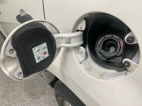 Used 2012 Ford Escape XLS image 26