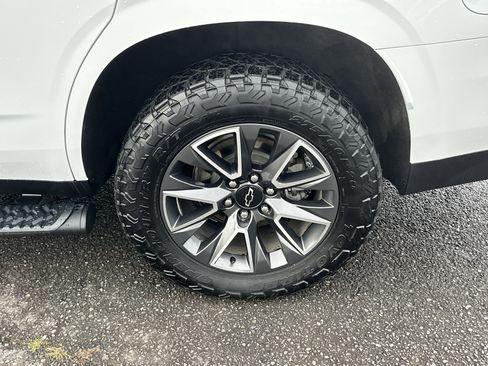 Used 2022 Chevrolet Tahoe Z71 w/ Z71 Off-Road Package image 25