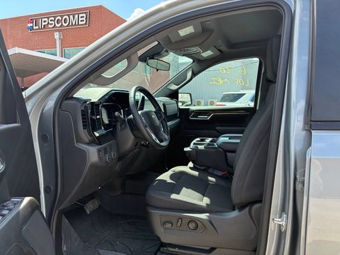 Used 2025 Chevrolet Silverado 1500 LT RWD image 3