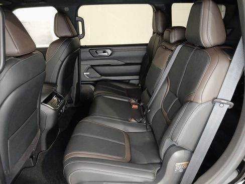 New 2026 Nissan Armada SL image 12