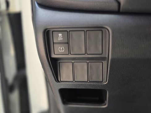 Used 2017 Honda CR-V LX image 45