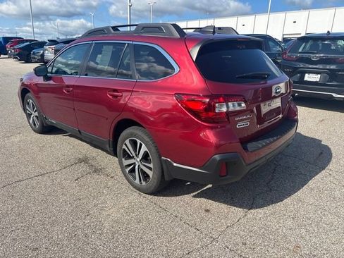 Used 2018 Subaru Outback 3.6R Limited AWD/4WD image 4