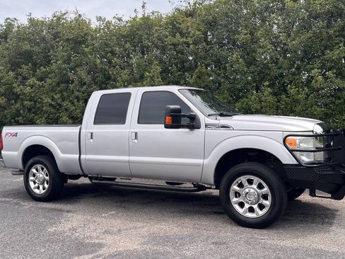 Used 2016 Ford F250 Lariat w/ Lariat Interior Package AWD/4WD image 10