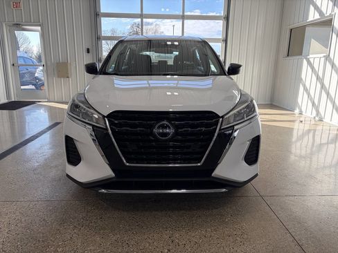 Used 2022 Nissan Kicks S image 7