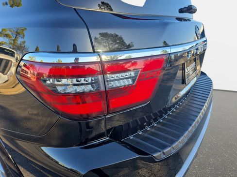 Used 2021 Nissan Armada Platinum w/ Captain's Chairs Package image 33