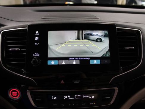 Used 2020 Honda Pilot Touring image 35