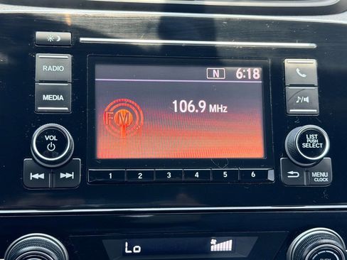Used 2017 Honda CR-V LX image 38
