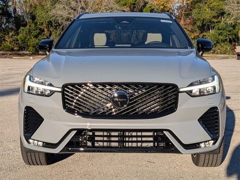 New 2026 Volvo XC60 B5 Plus w/ Protection Package Premier image 17