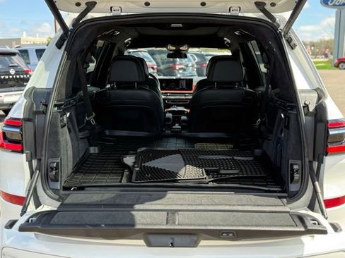 Used 2024 BMW ALPINA XB7 AWD/4WD image 29