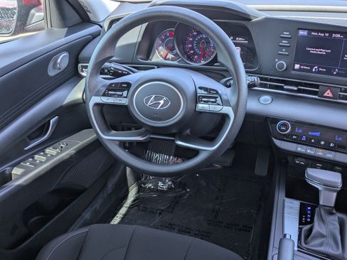 Used 2023 Hyundai Elantra SEL w/ Cargo Package FWD image 15