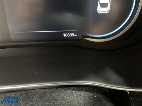 Used 2025 Genesis G70 2.5T image 16