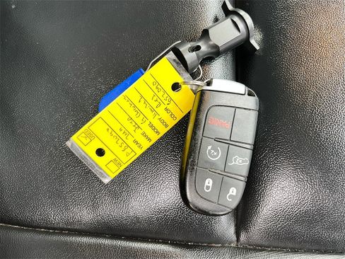 Used 2019 Jeep Grand Cherokee Limited image 33